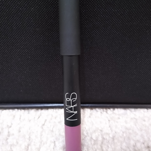 Lipstick - Picture 1 of 4